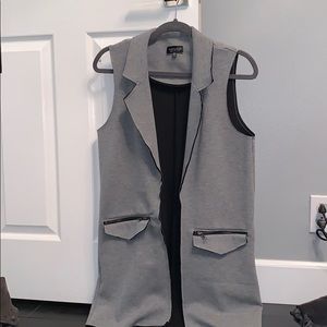 TOPSHOP SLEEVELESS JACKET